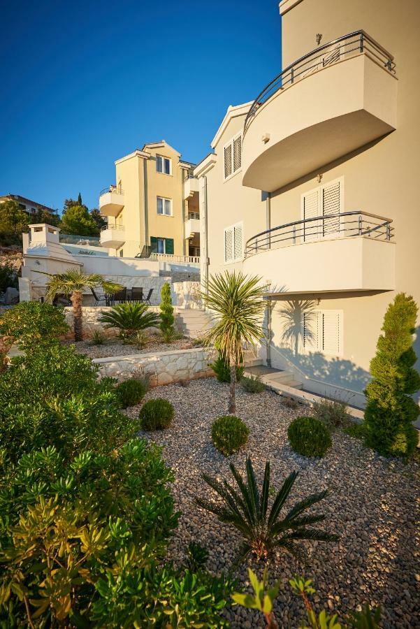 Apartments Vrania Сегет-Враниця Екстер'єр фото